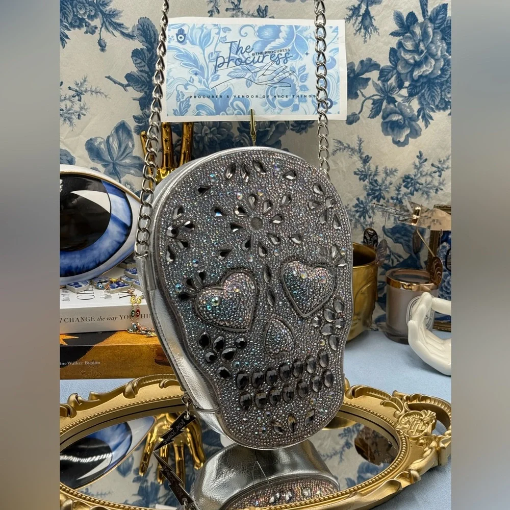 🆕 BETSEY JOHNSON 🧿 NWOT Bone-Jour Sugar Skull Crossbody Bag Silver Irridescent
